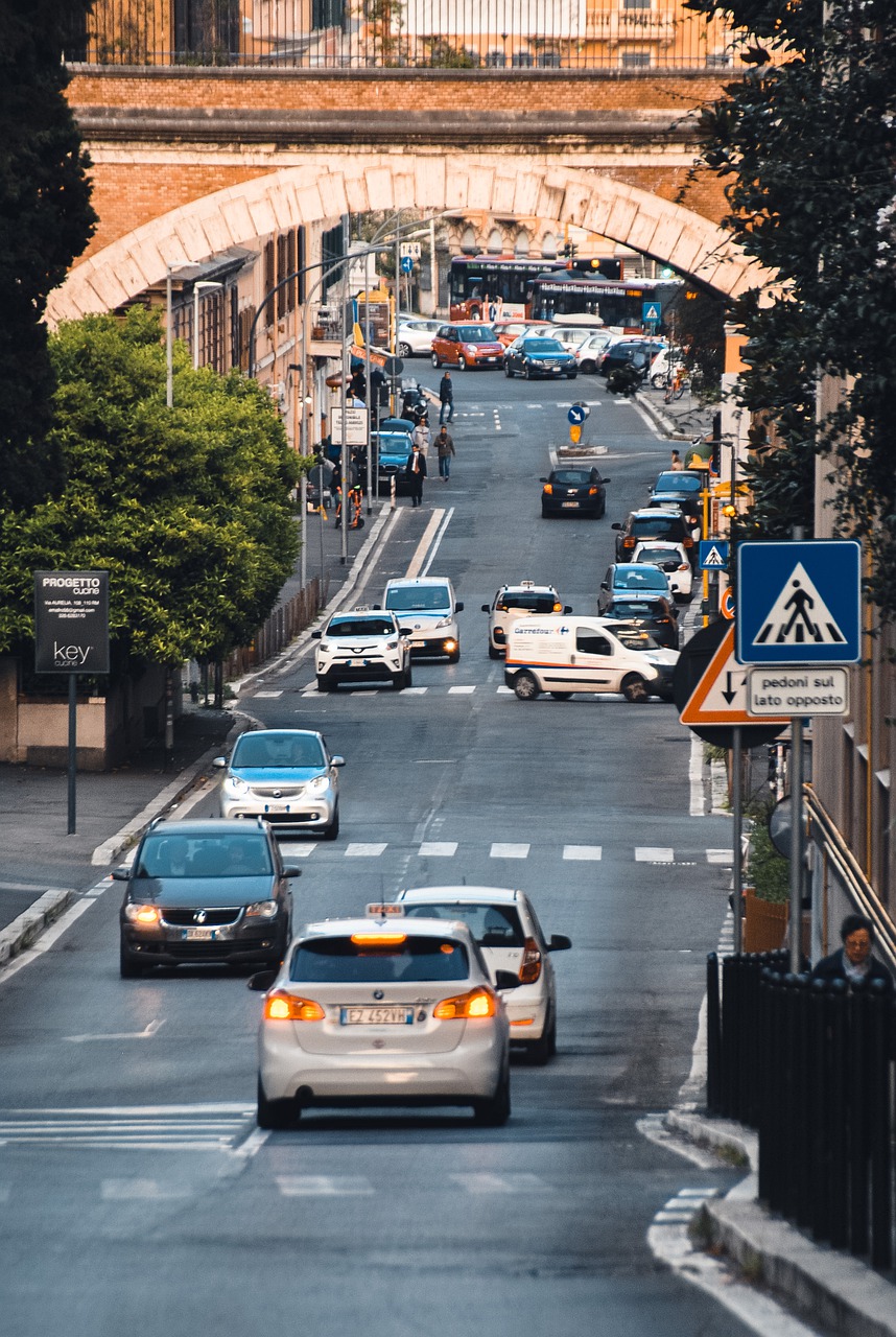 cars, city, rome-7530752.jpg